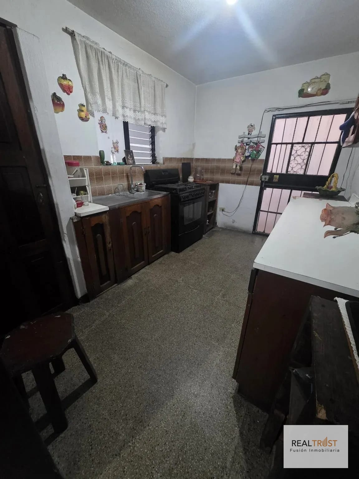 CASA EN VENTA ZONA 7 CALZADO MATEO FLORES PARA OFICINAS O VIVIENDA — Casa en Venta en Zona 7, Guatemala, Ciudad — foto 4 de 13