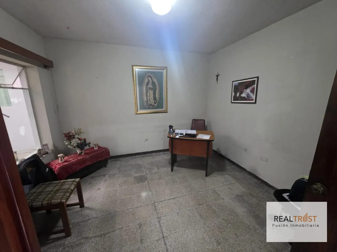 CASA EN VENTA ZONA 7 CALZADO MATEO FLORES PARA OFICINAS O VIVIENDA — Casa en Venta en Zona 7, Guatemala, Ciudad — foto 7 de 13