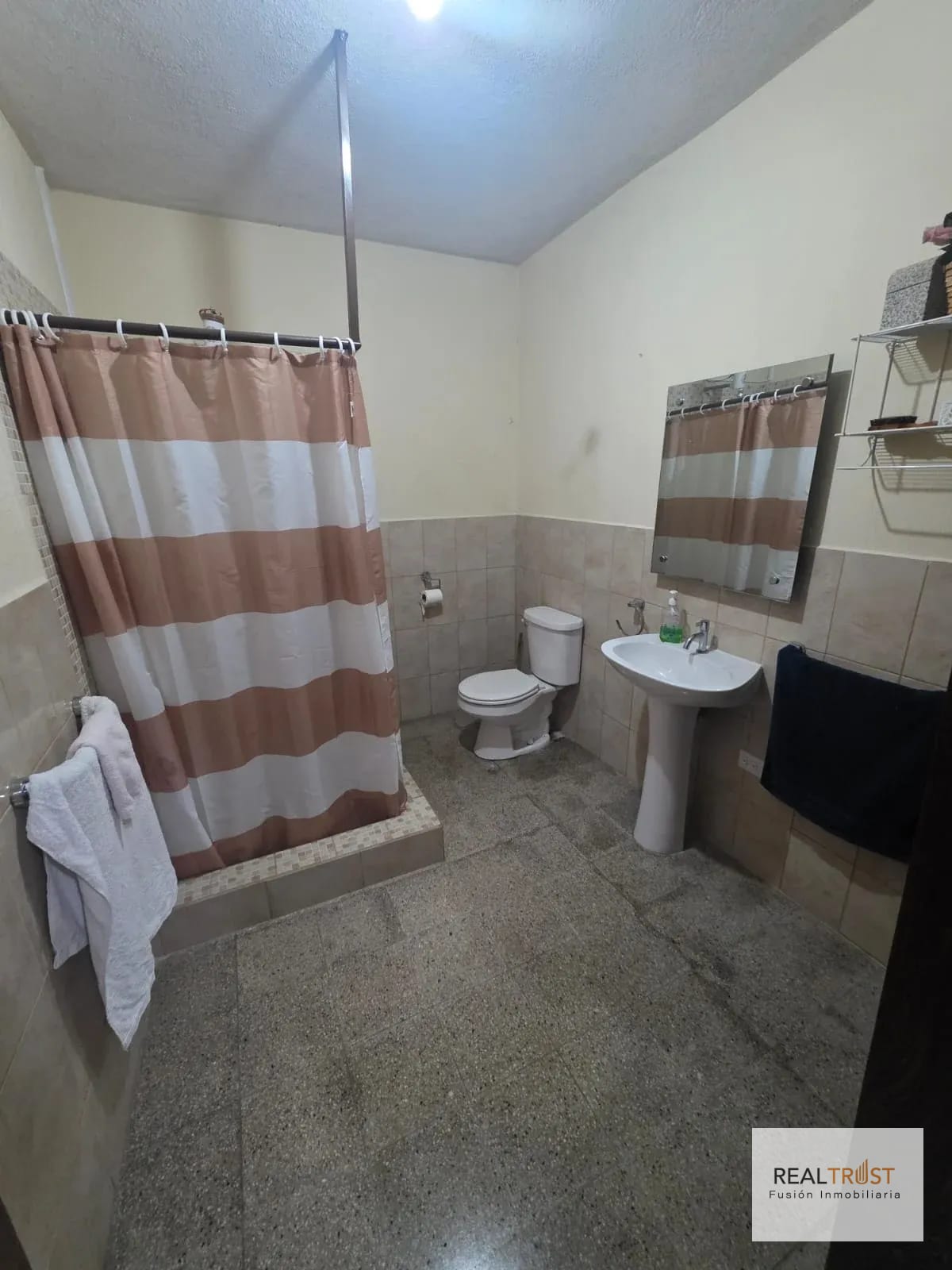 CASA EN VENTA ZONA 7 CALZADO MATEO FLORES PARA OFICINAS O VIVIENDA — Casa en Venta en Zona 7, Guatemala, Ciudad — foto 12 de 13
