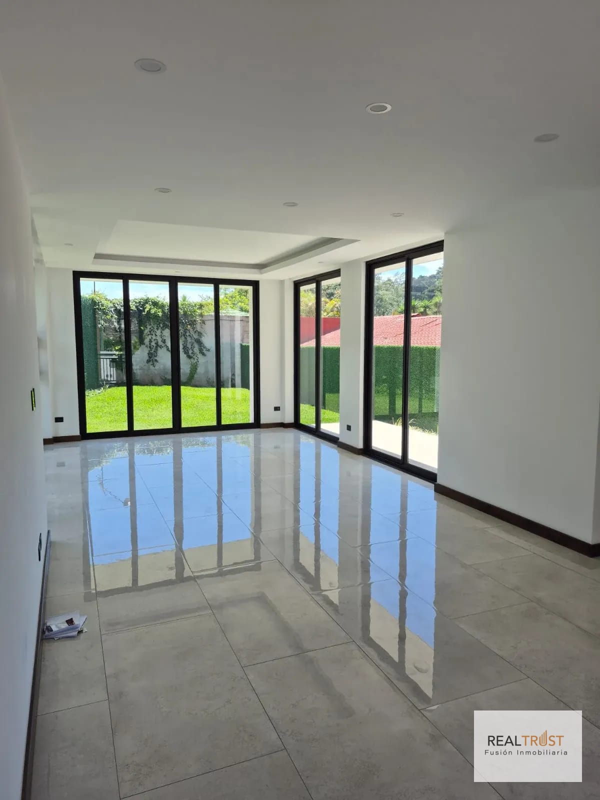 Casa para Estrenar en Arrazola 1 — Casa en Venta en Carretera a El Salvador, Guatemala, Ciudad — foto 4 de 17