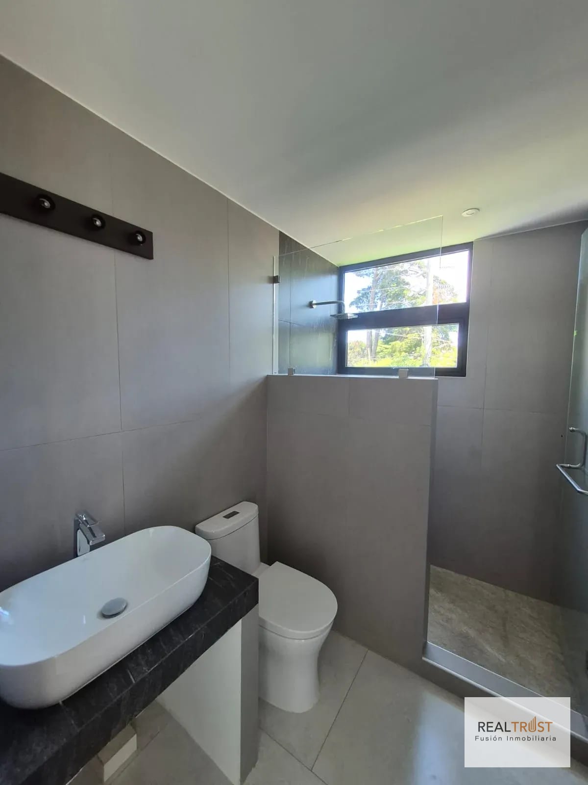 Casa para Estrenar en Arrazola 1 — Casa en Venta en Carretera a El Salvador, Guatemala, Ciudad — foto 12 de 17