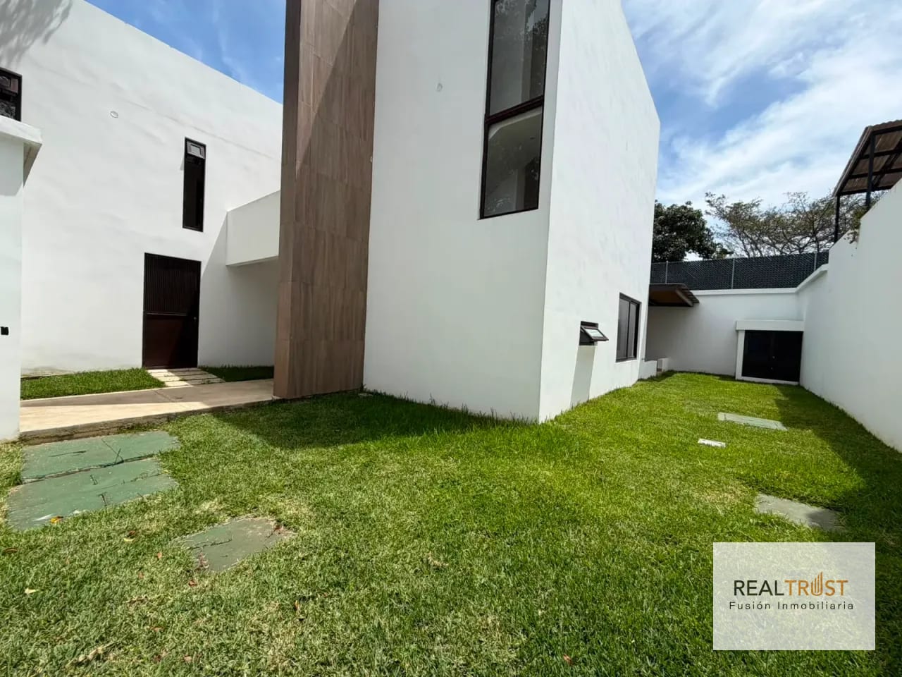 Casa en Venta KM 17.5 CES Arrazola 1 — Casa en Venta en Carretera a El Salvador, Guatemala, Ciudad — foto 1 de 11