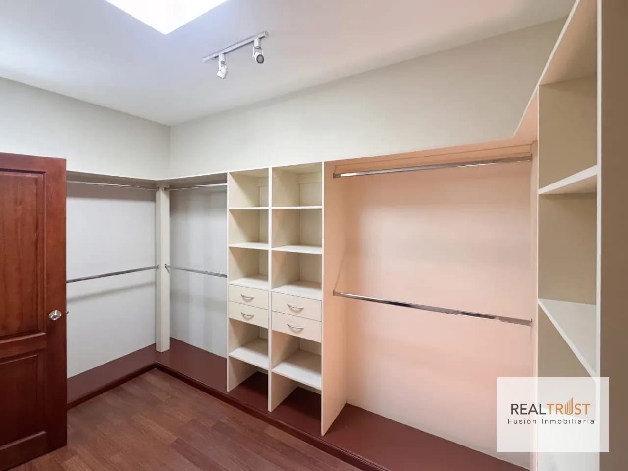 Casa en Venta Enfrente del Portal del Bosque KM 23 CES — Casa en Venta en Carretera a El Salvador, Guatemala, Ciudad — foto 10 de 13