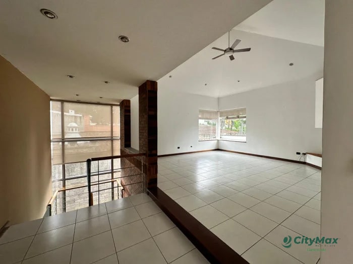 Casa en Venta en Zona 16 — Casa en Venta en Zona 16, Guatemala, Ciudad — foto 4 de 5