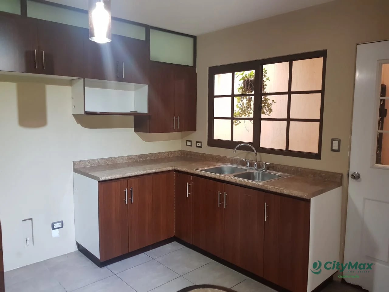 Casa en VENTA en Villas Suiza Zona 16 — Casa en Venta en Zona 16, Guatemala, Ciudad — foto 5 de 17