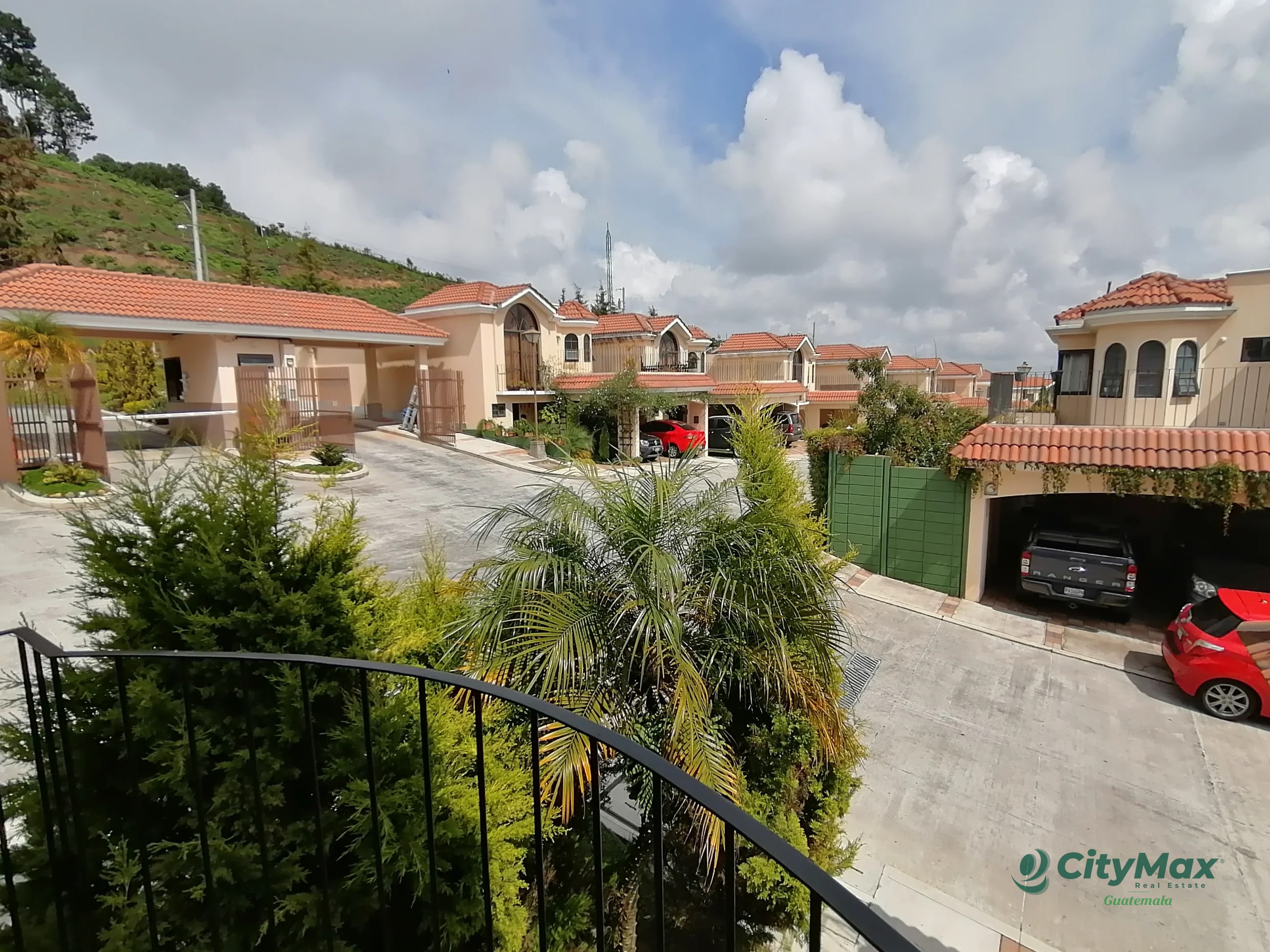 Casa en VENTA en Villas Suiza Zona 16 — Casa en Venta en Zona 16, Guatemala, Ciudad — foto 2 de 17