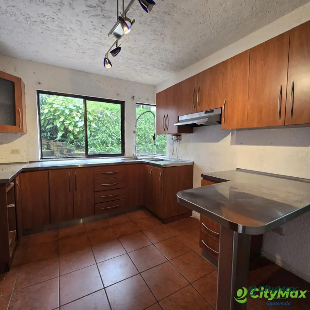 Hermosa casa en venta y renta condominio El Campestre — Casa en Venta en San Lucas Sacatepéquez, Sacatepéquez — foto 6 de 6