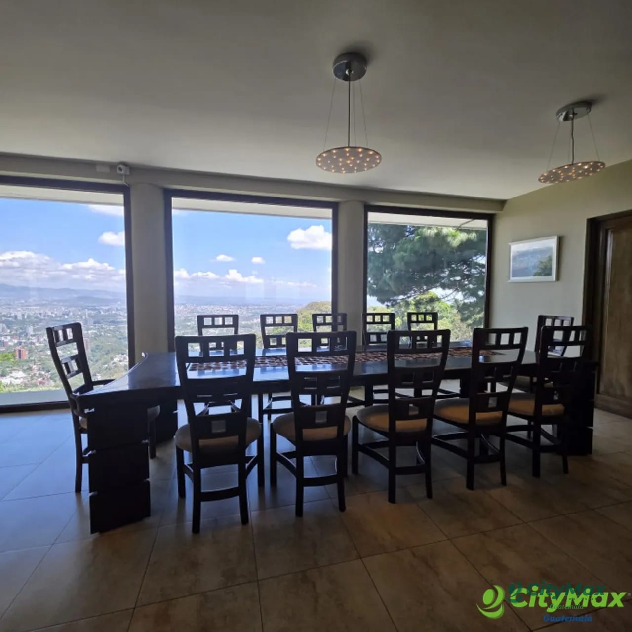 AnteriorSiguiente Lujosa Mansion en venta Las Nubes Ciudad Guatemala — Casa en Venta en km 11-15, Carretera a El Salvador, Guatemala, Ciudad — foto 2 de 13