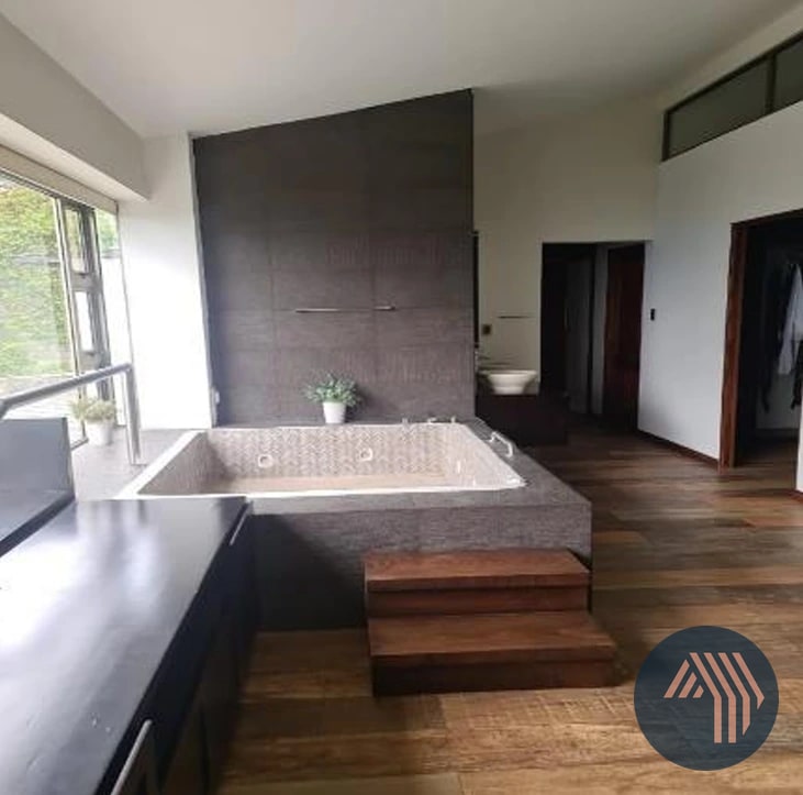 VENTA DE AMPLIA PROPIEDAD - MONTEBELLO, KM 9.5 CARR. SALVADOR — Casa en Venta en Montebello I, Carretera a El Salvador, Guatemala, Ciudad — foto 15 de 17