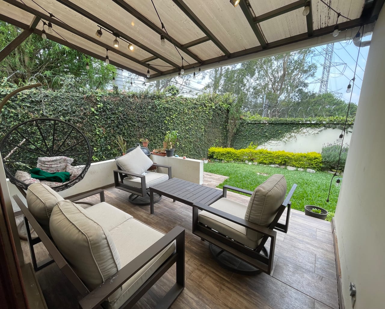 🏡 Casa Exclusiva en San Antonio CES Km.16 | 400m² y Dormitorio en 1er Nivel — Casa en Venta en San Antonio, Carretera a El Salvador, Guatemala, Ciudad — foto 1 de 10