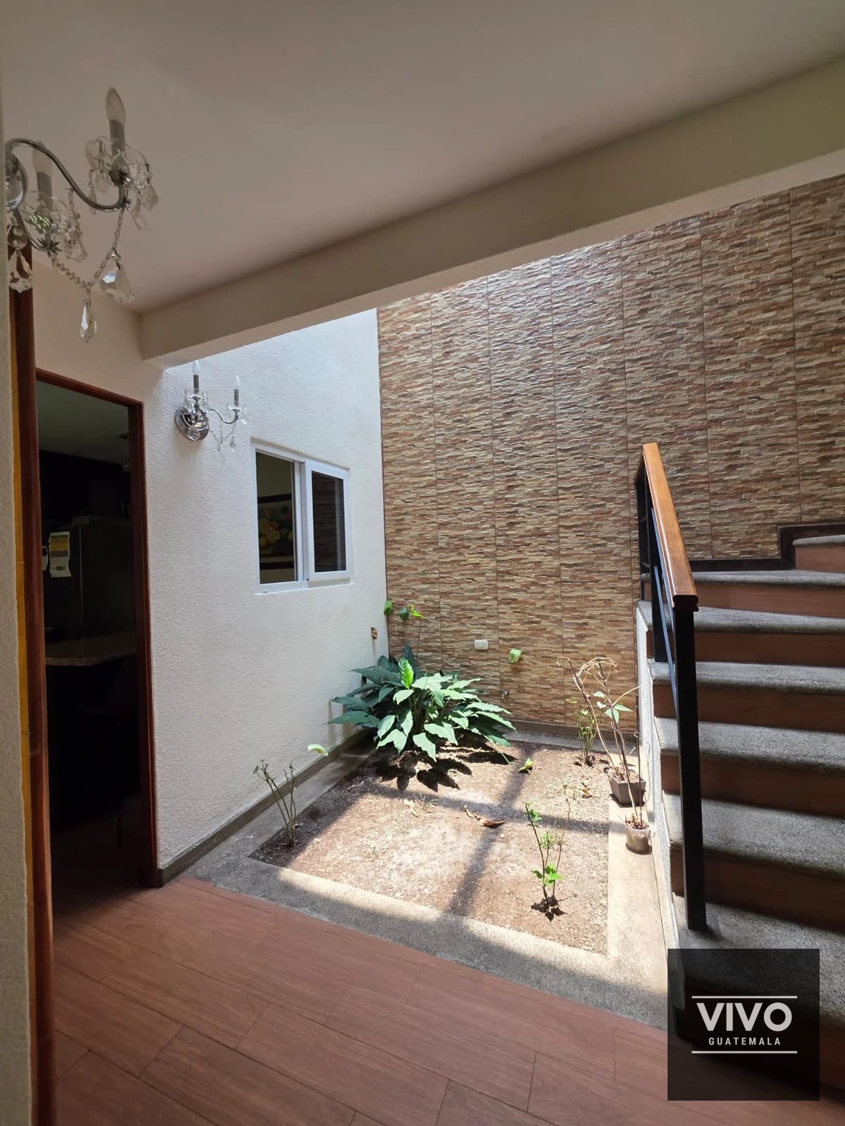 Se renta casa amoblada – Bosques de Arrazola, CAES Km 18.5 - 6