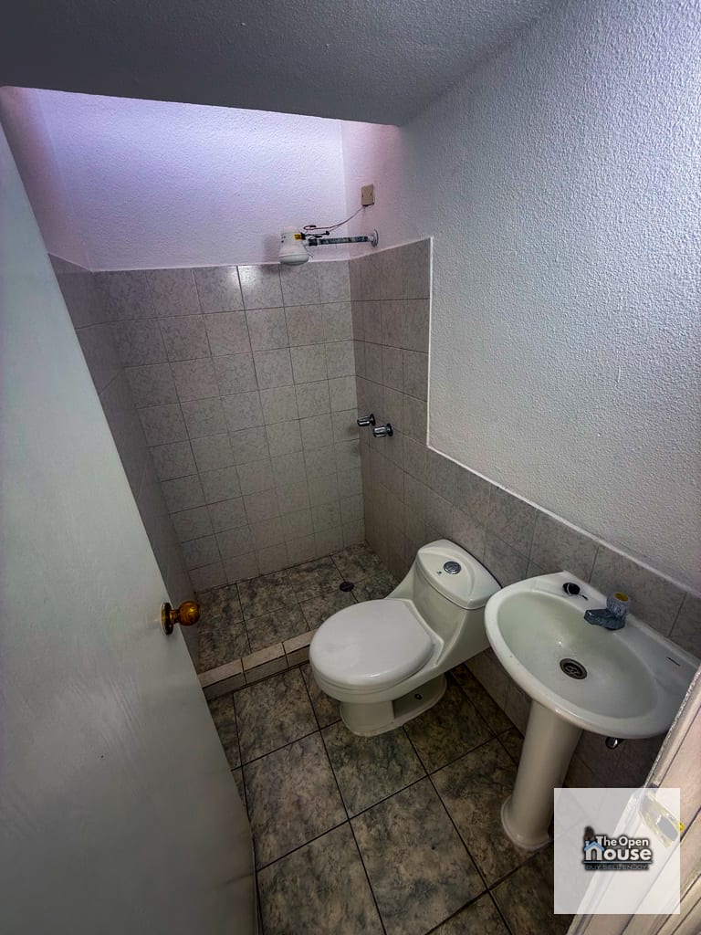 Casa en Venta – Alamedas de Santa Clara, Villa Nueva — Casa en Venta en alamedas de santa clara, Villa Nueva, Guatemala, Ciudad — foto 4 de 17