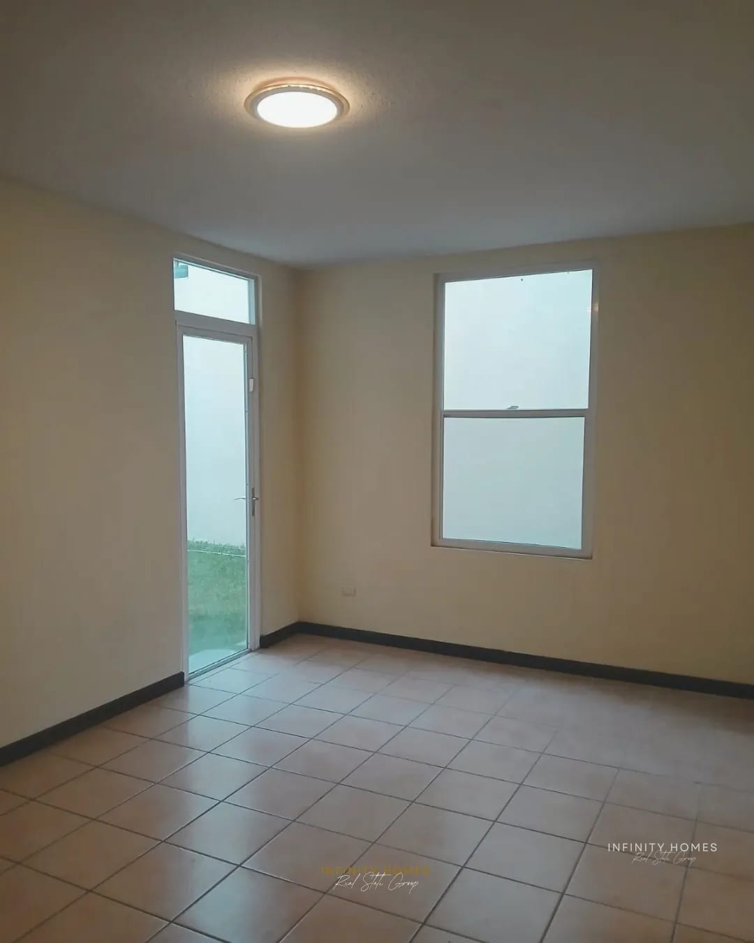 🚨PRECIO DE OPORTUNIDAD🚨 CASA EN VENTA — CONDOMINIO SAN BASILIO — Casa en Venta en Condado Naranjo, Zona 4 Mixco, Guatemala, Ciudad — foto 4 de 12
