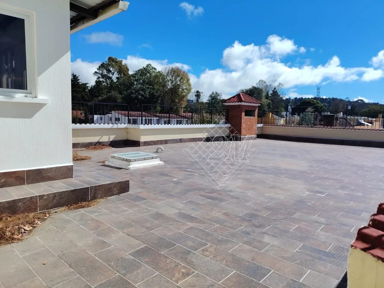 CAES KM 19.4, VILLAS EL PINAR, ATRÁS DE STARBUCKS, FRAIJANES, CASA EN VENTA — Casa en Venta en Villas del Pinar, Carretera a El Salvador, Guatemala, Ciudad — foto 15 de 15