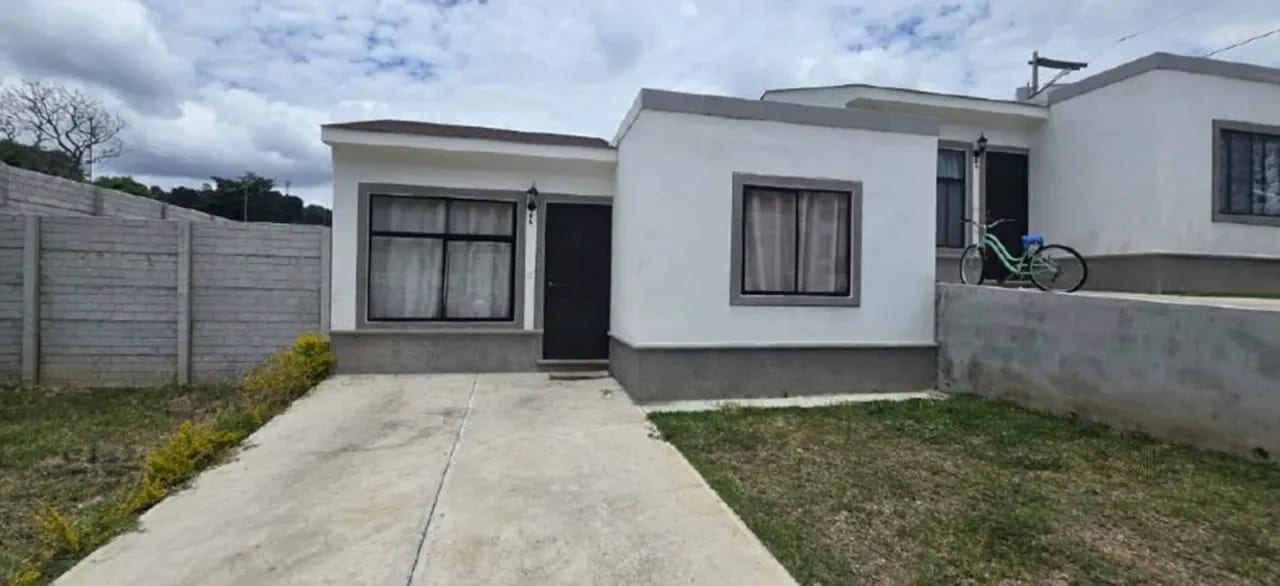 SENDEROS DE MONTECRISTO ALDEA EL PLANTAR SAN JOSE PINULA, VENDO BONITA CASA — Casa en Venta en San José Pinula, Guatemala, Ciudad — foto 1 de 11