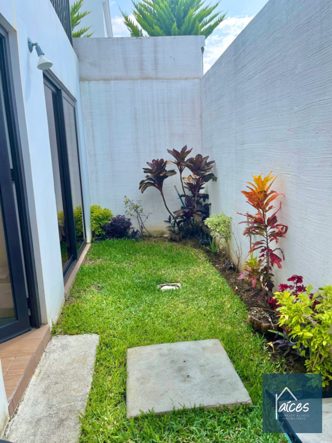 Casa Amueblada en Venta en BARRIOS COLONIALES, Antigua, Sacatepequez (D) — Casa en Venta en Antigua, Sacatepéquez — foto 10 de 14