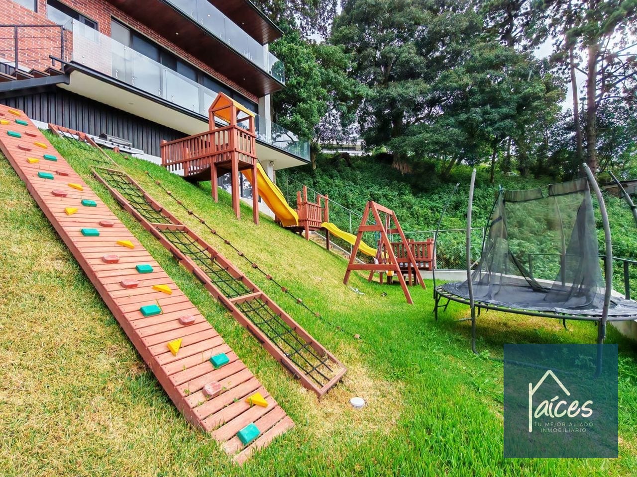 Casa en venta CAES Km. 9.5 ALTOS DE MONTEBELLO (*20) — Casa en Venta en Montebello II, Carretera a El Salvador, Guatemala, Ciudad — foto 5 de 10