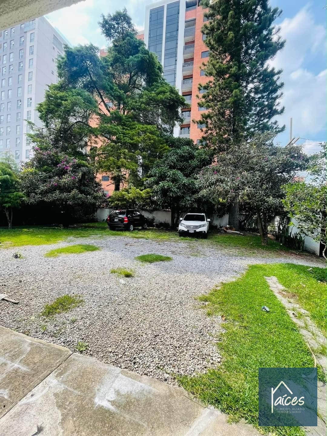 Casa para oficina en renta Zona 10 (D) — Casa en Alquiler en Zona 10, Guatemala, Ciudad — foto 1 de 11