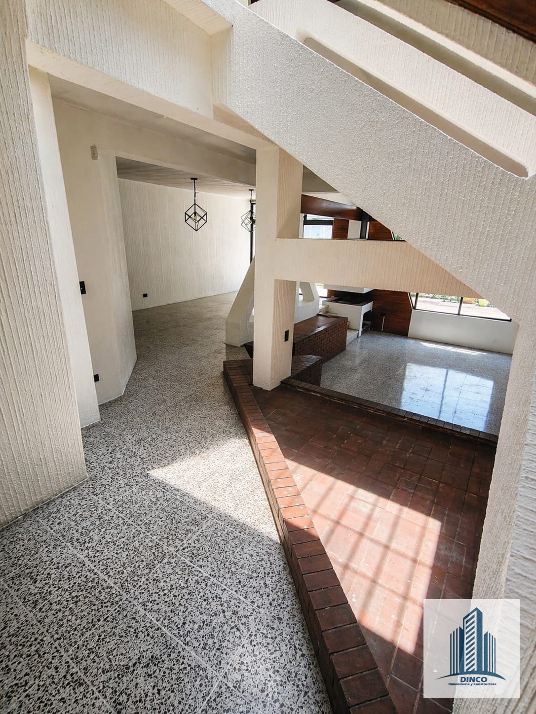 Alquilo Casa en Zona 10 - 2