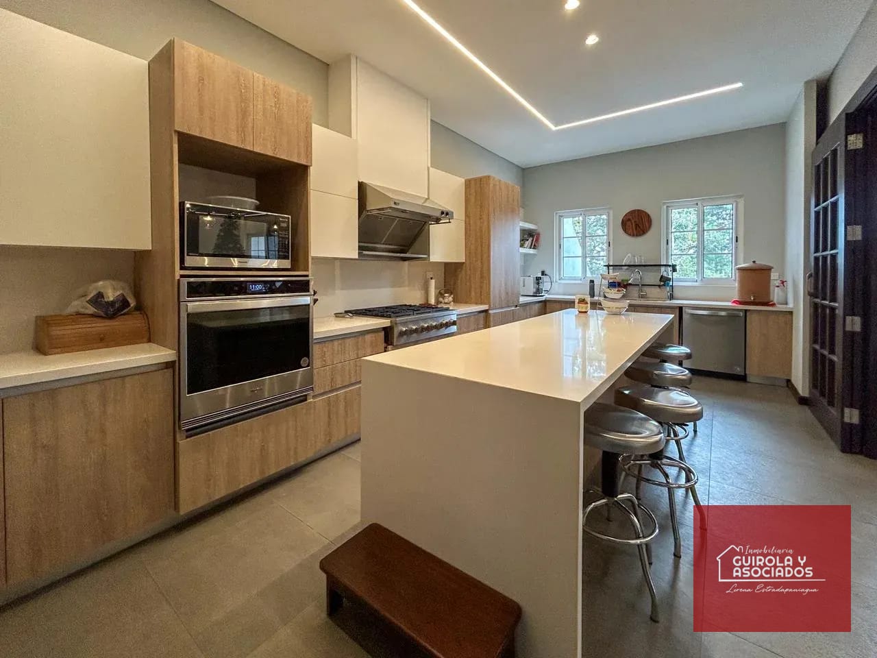 Bella Casa en Venta en Santa Rosalia 127CVSTD — Casa en Venta en Santa Rosalia La Laguna, Carretera a El Salvador, Guatemala, Ciudad — foto 1 de 17