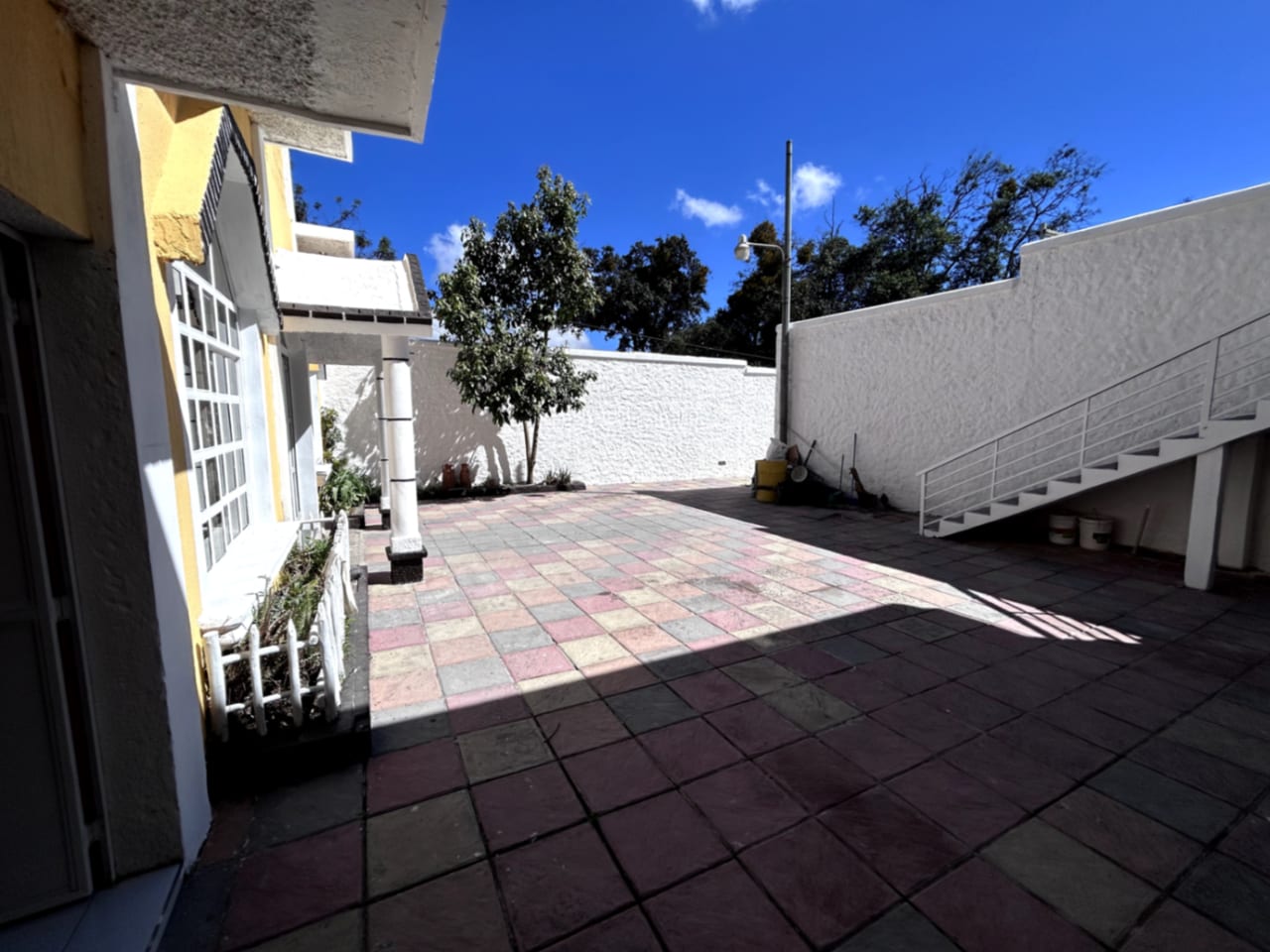 CASA CON SALÓN SOCIAL EN SAN LUCAS SACATEPÉQUEZ — Casa en Venta en San Lucas Sacatepéquez, Sacatepéquez — foto 5 de 17