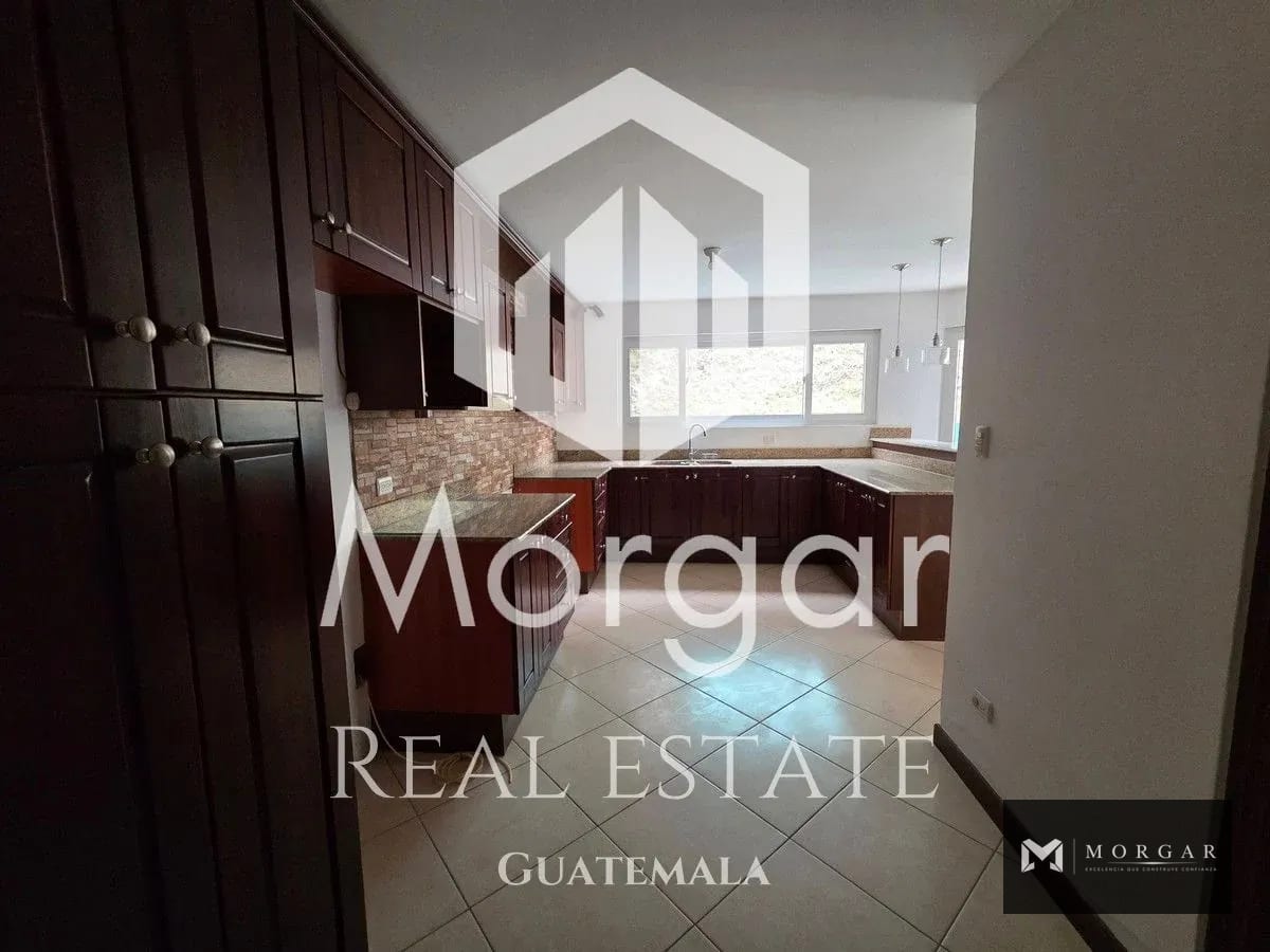 Casa en alquiler en Zona 16 de 4 dormitorios en $ 1,600 — Casa en Alquiler en Zona 16, Guatemala, Ciudad — foto 4 de 12
