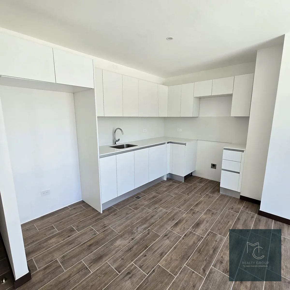 Apartamento en RENTA y VENTA / Torre Ferrán Zona 14 — Apartamento en Alquiler en Zona 14, Guatemala, Ciudad — foto 1 de 11