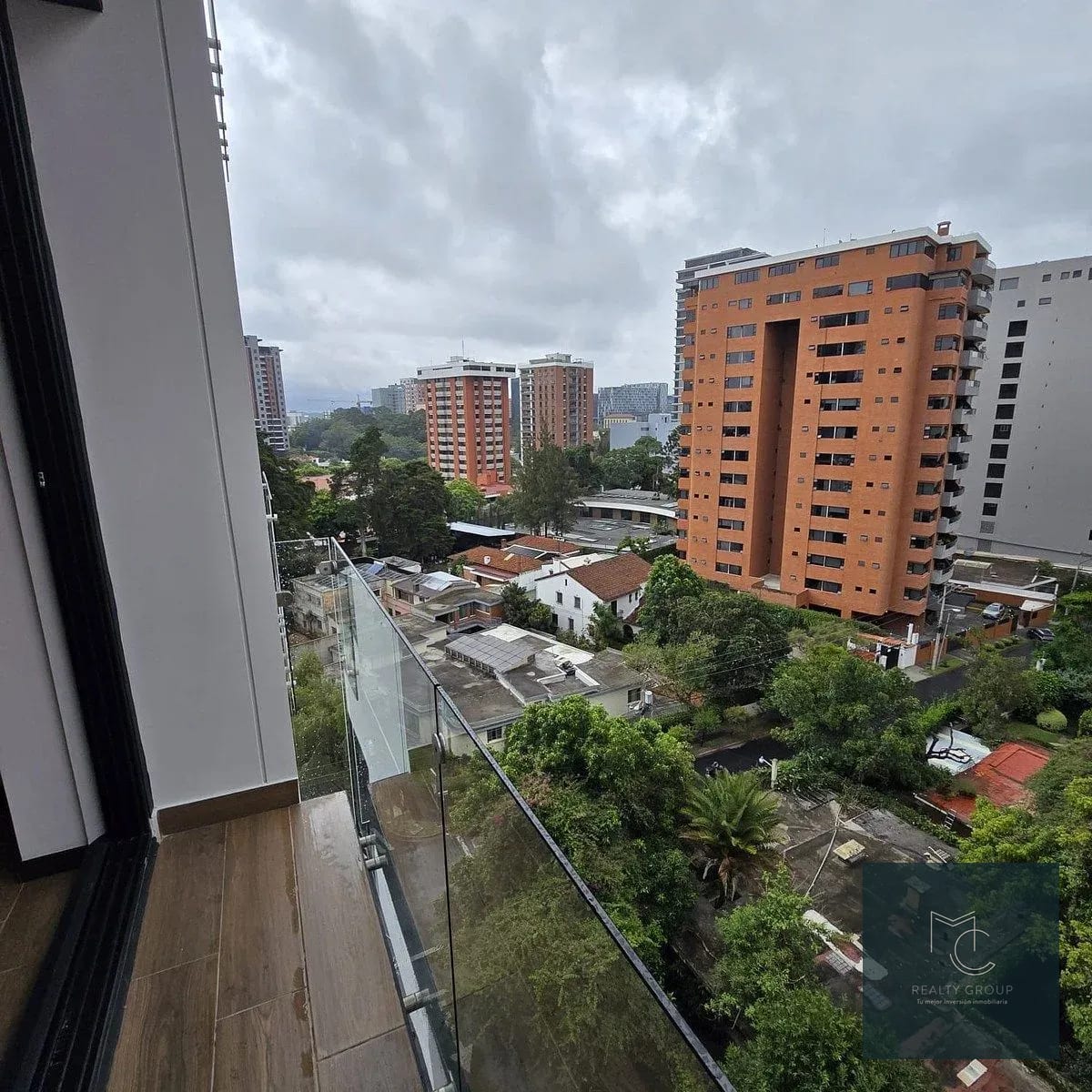 Apartamento en RENTA / Edificio Casa Ignacio Zona 10 — Apartamento en Alquiler en Casa Ignacio, Zona 10, Guatemala, Ciudad — foto 11 de 11