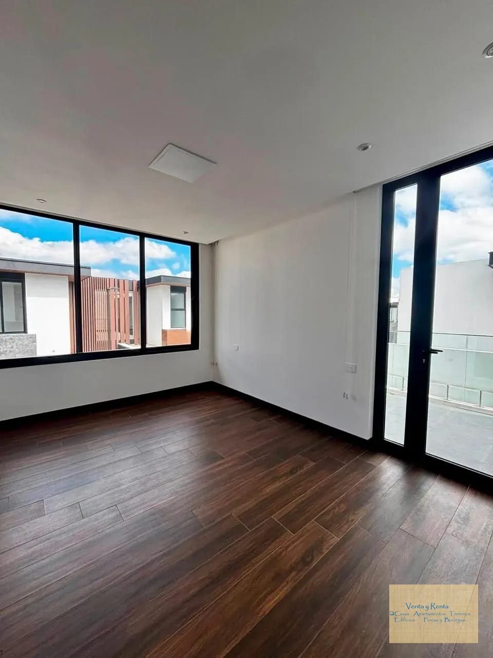 Zona 10 Casa en Exclusivo Condominio Molié — Casa en Venta en Zona 10, Guatemala, Ciudad — foto 7 de 11