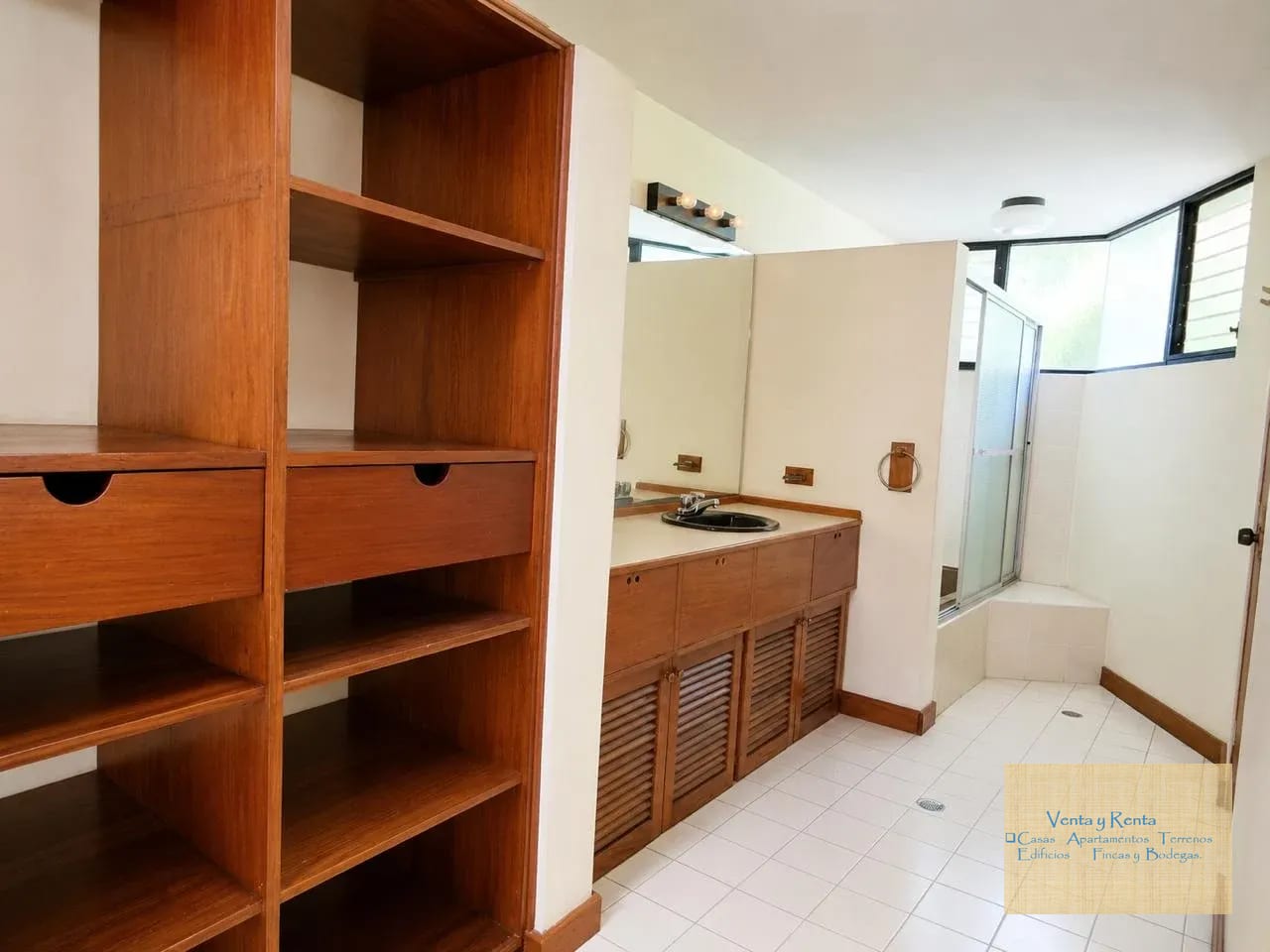 Casa Rodeada de Naturaleza Km 24.5 Carretera Interamericana — Casa en Venta en Labor de Castilla, San Lucas Sacatepéquez, Sacatepéquez — foto 7 de 12
