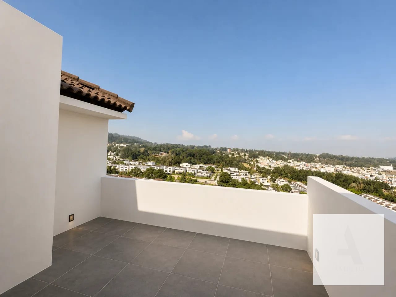 Casa moderna con jardín, pérgola y terraza en zona 16 — Casa en Alquiler en Lomas de San Isidro, Zona 16, Guatemala, Ciudad — foto 12 de 12