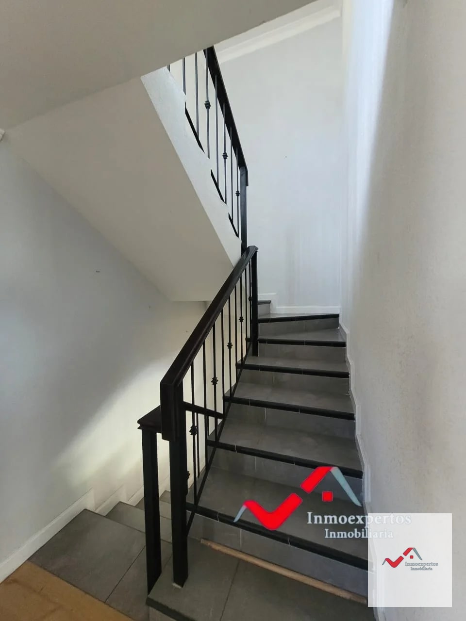 CASA EN RENTA EN PRADOS DE SAN CRISTOBAL, ZONA 8 DE MIXCO — Casa en Alquiler en Prados de San Cristóbal, Zona 8 Mixco, Guatemala, Ciudad — foto 10 de 15