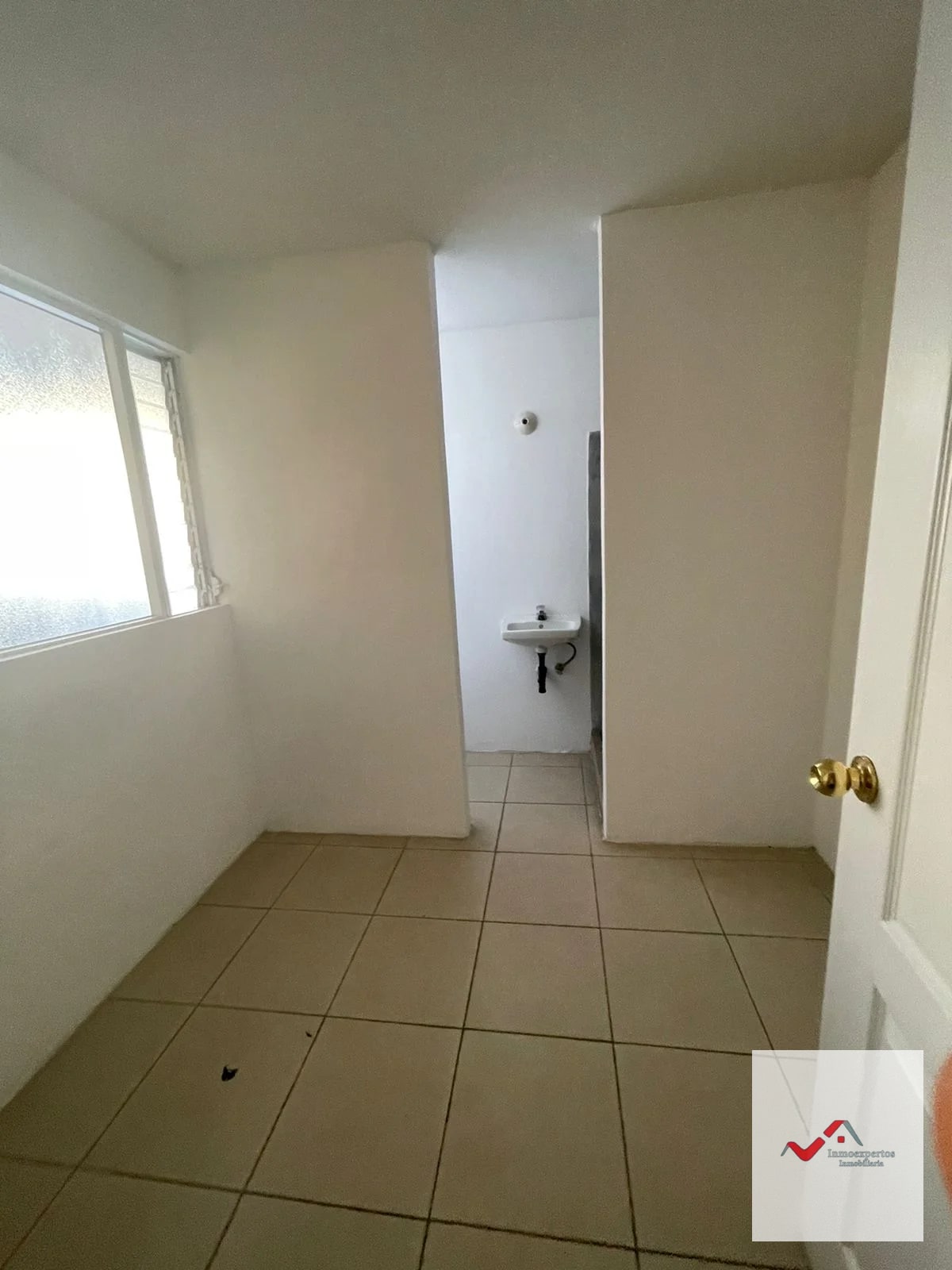 CASA EN VENTA EN CONDOMINIO BOSQUES DE SAN MARINO, ZONA 8 DE MIXCO — Casa en Venta en Zona 8 Mixco, Guatemala, Ciudad — foto 5 de 17