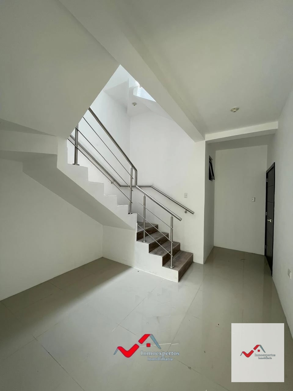 CASA EN VENTA EN ZONA 16 — Casa en Venta en Zona 16, Guatemala, Ciudad — foto 3 de 17