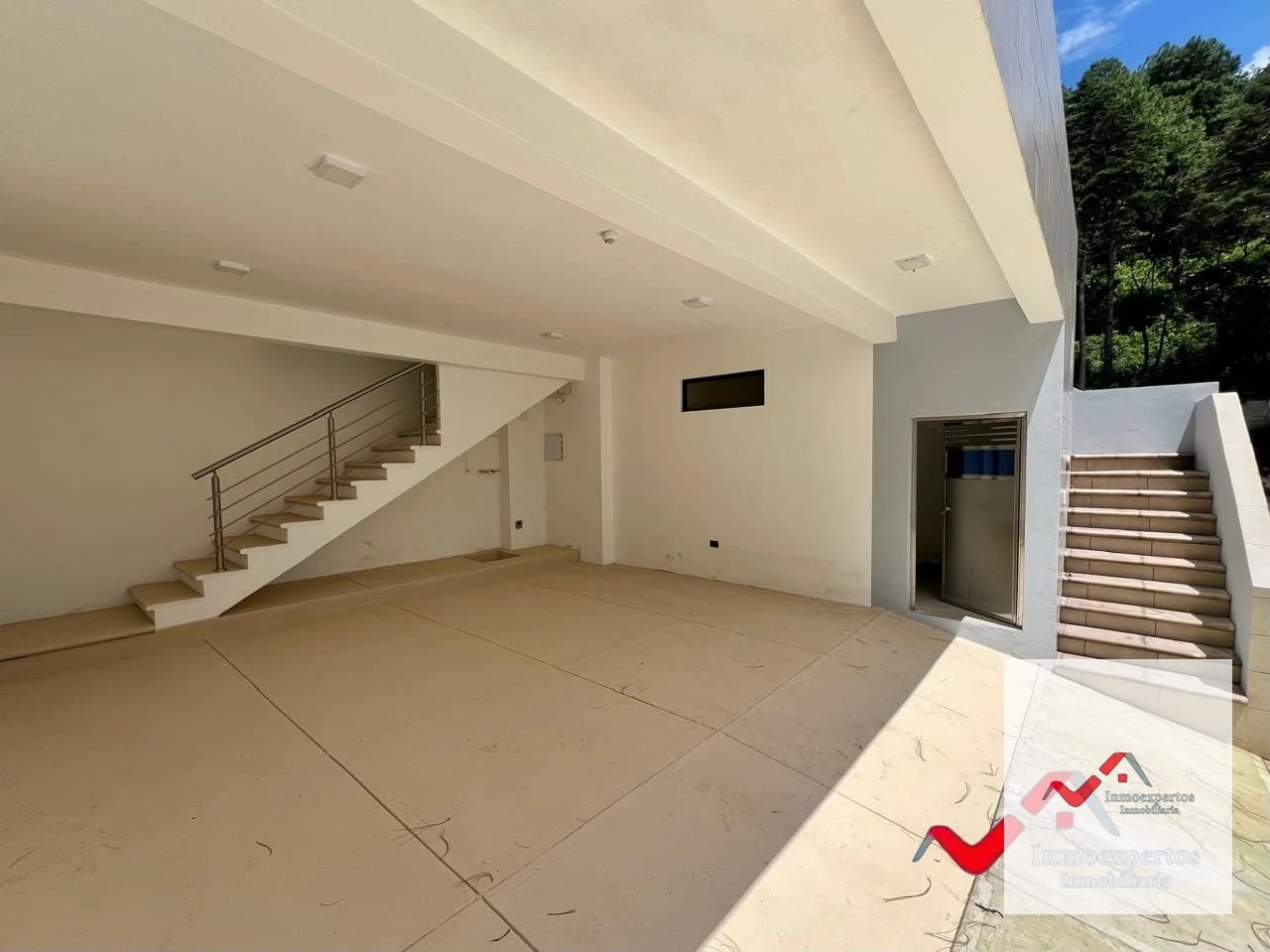 CASA EN VENTA EN ZONA 16 — Casa en Venta en Zona 16, Guatemala, Ciudad — foto 2 de 17
