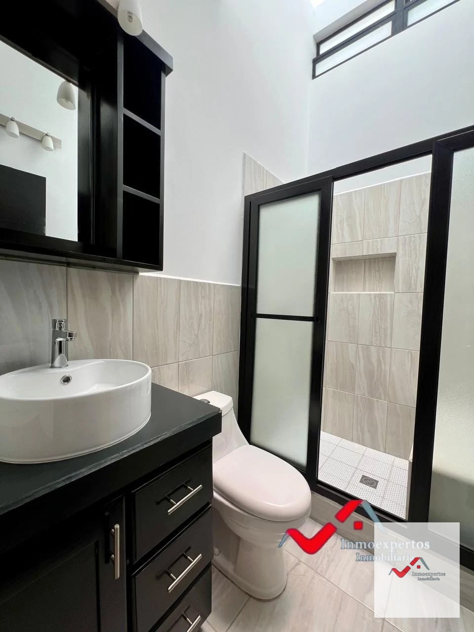 CASA EN VENTA EN ZONA 16 — Casa en Venta en Zona 16, Guatemala, Ciudad — foto 9 de 17