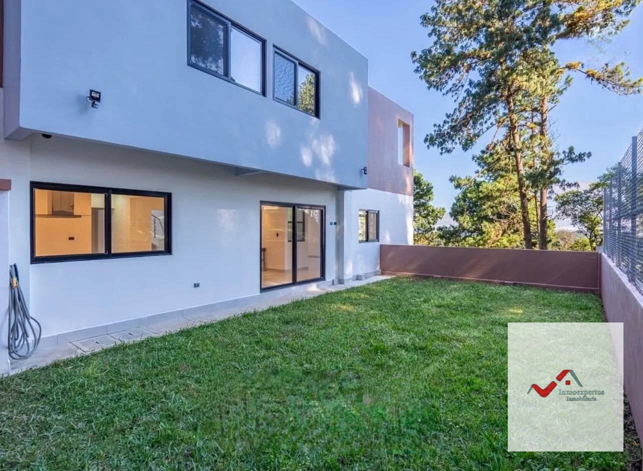 CASA EN VENTA EN ZONA 16 — Casa en Venta en Zona 16, Guatemala, Ciudad — foto 1 de 17