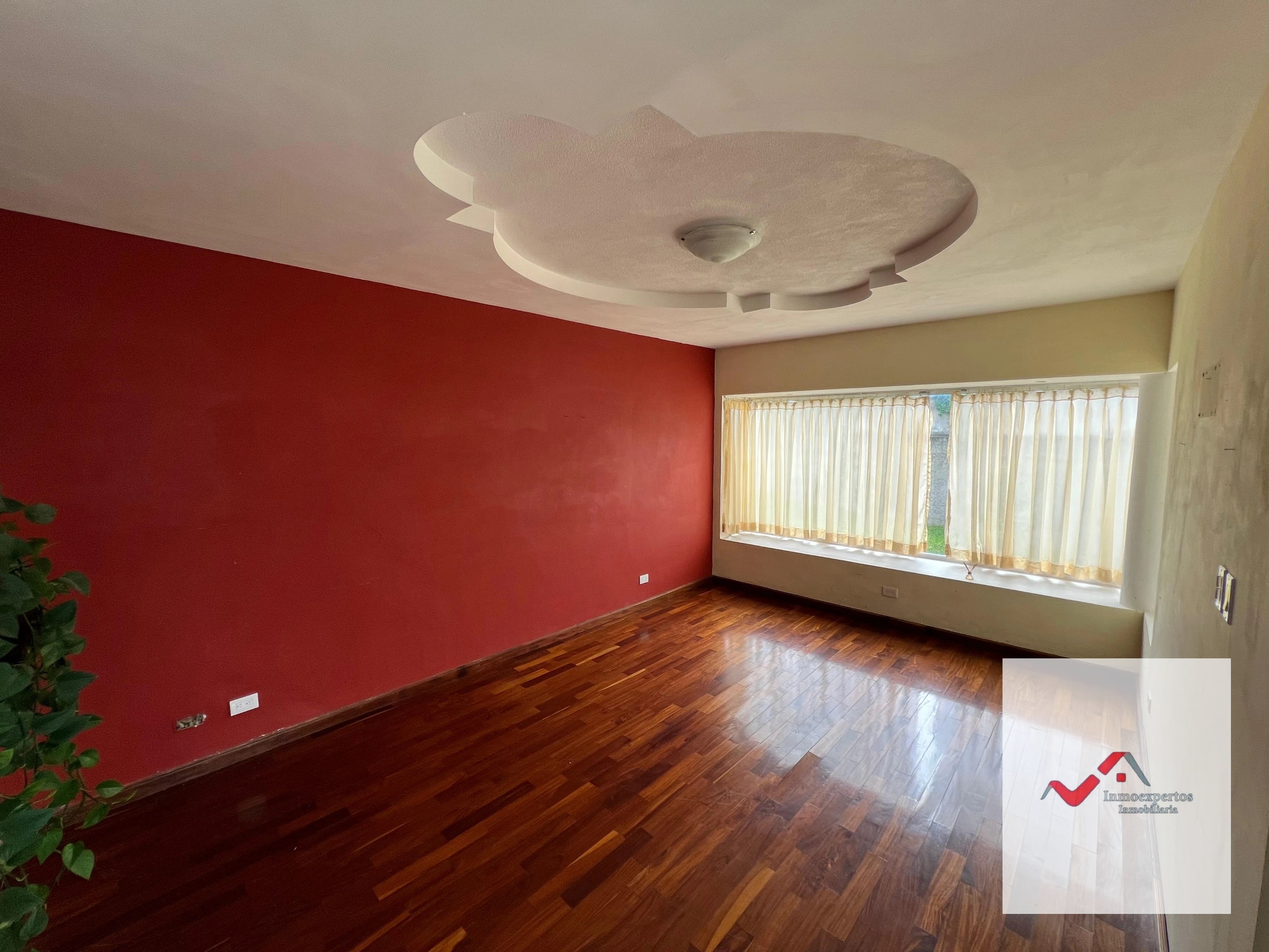 CASA EN VENTA SAN CRISTOBAL, ZONA 8 DE MIXCO RESIDENCIAL LOMA REAL — Casa en Venta en Loma Real, Zona 8 Mixco, Guatemala, Ciudad — foto 8 de 16