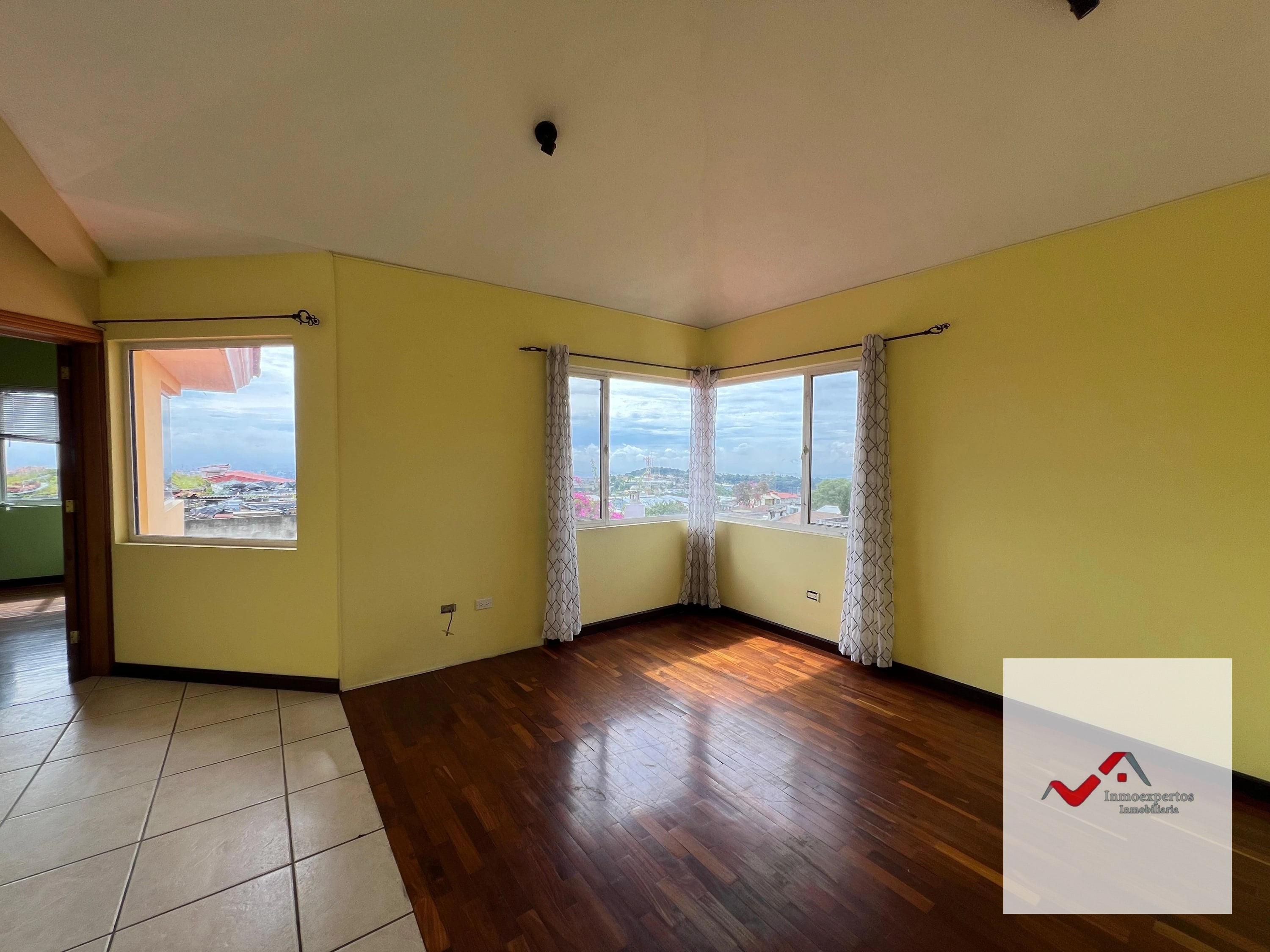 CASA EN VENTA SAN CRISTOBAL, ZONA 8 DE MIXCO RESIDENCIAL LOMA REAL — Casa en Venta en Loma Real, Zona 8 Mixco, Guatemala, Ciudad — foto 16 de 16
