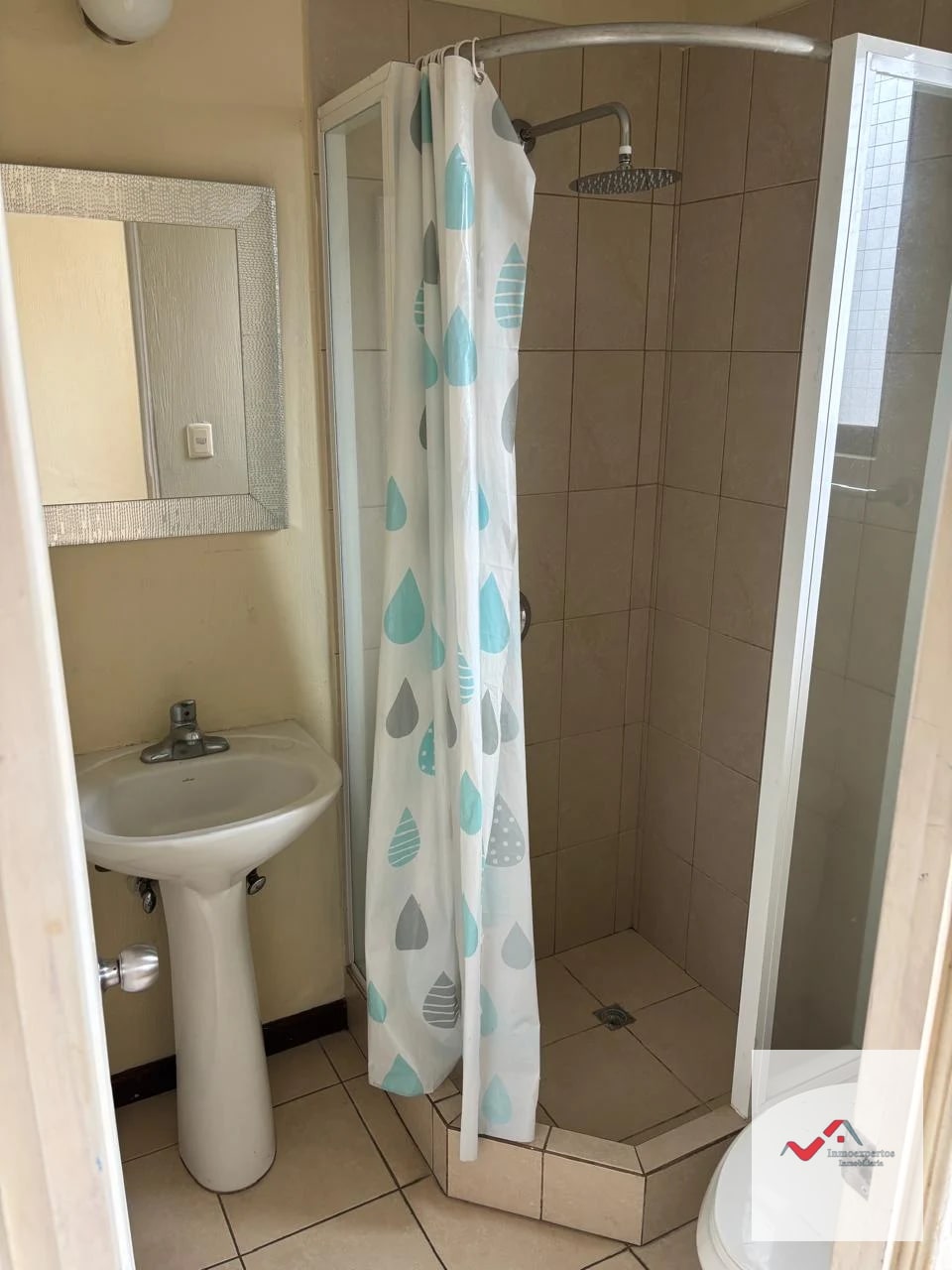 CASA EN VENTA CARRETERA A EL SALVADOR KM. 19.8 CONDOMINIO LOS MANZANILLOS — Casa en Venta en Las Manzanillas, Carretera a El Salvador, Guatemala, Ciudad — foto 3 de 17