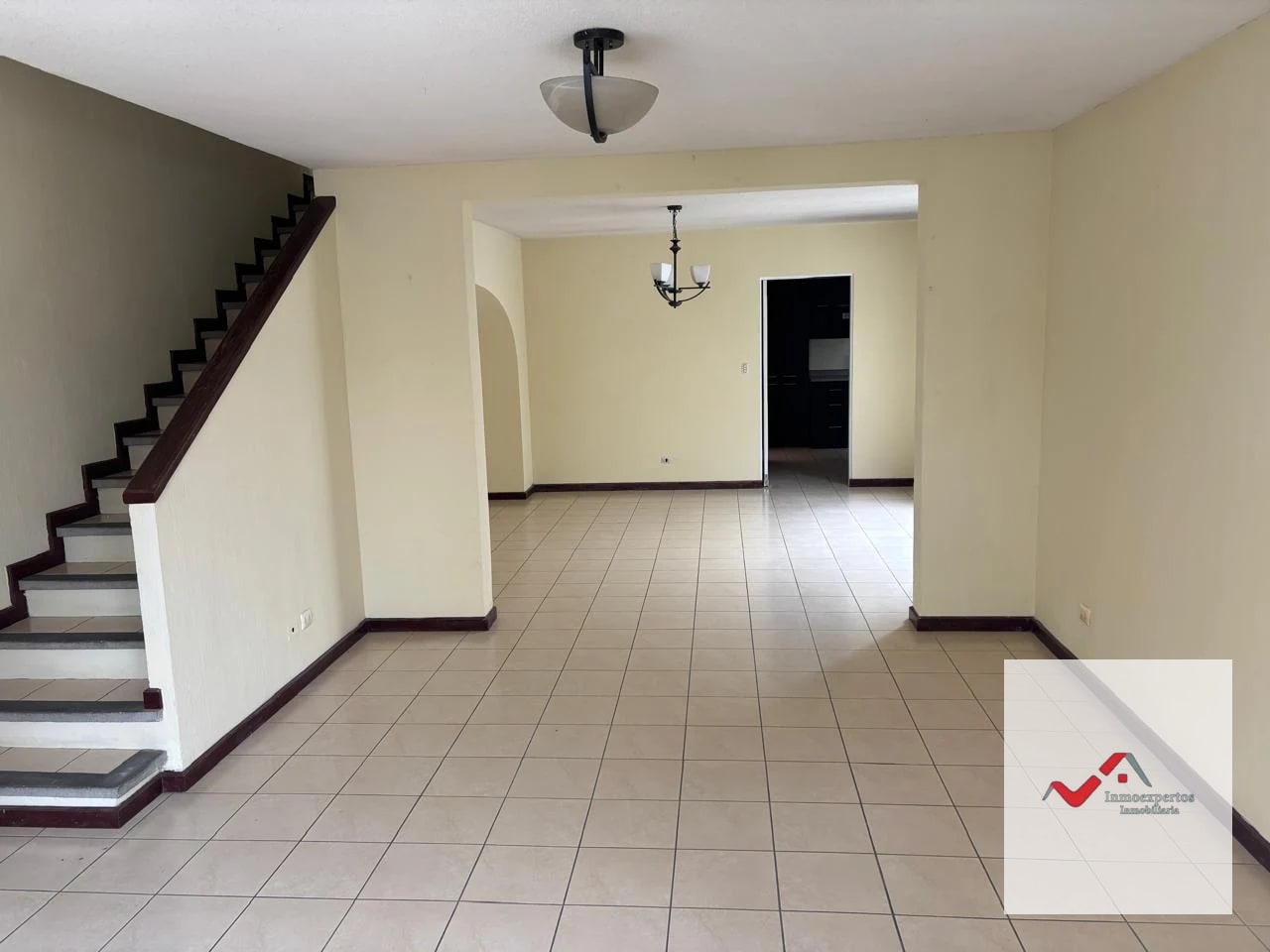 CASA EN VENTA CARRETERA A EL SALVADOR KM. 19.8 CONDOMINIO LOS MANZANILLOS — Casa en Venta en Las Manzanillas, Carretera a El Salvador, Guatemala, Ciudad — foto 5 de 17