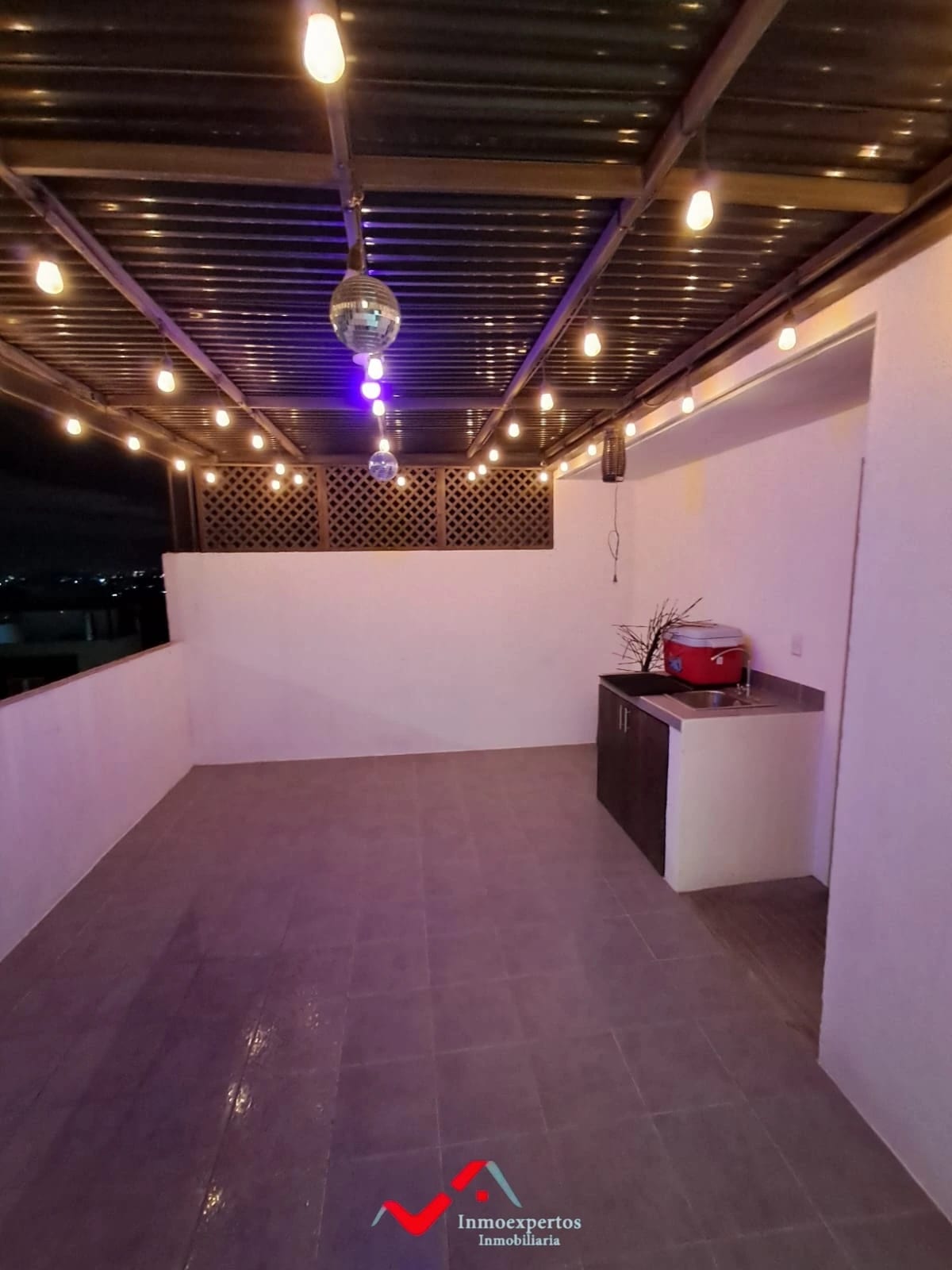 CASA EN VENTA EN ZONA 10 DE MIXCO, CONDADO SAN JACINTO — Casa en Venta en Lomas de San Jacinto, Zona 10 Mixco, Guatemala, Ciudad — foto 1 de 16