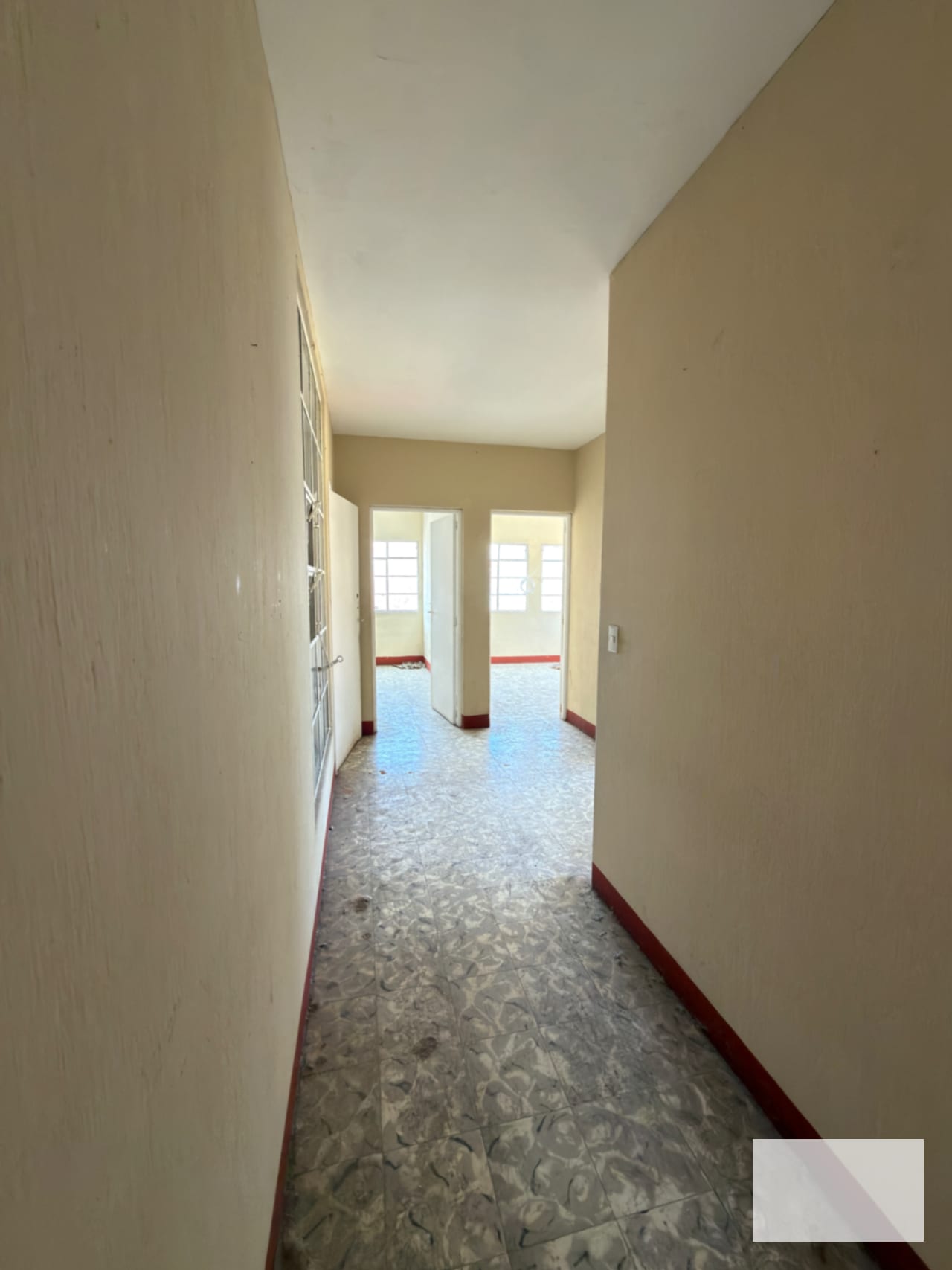 Casa comercial en venta en zona 3 cerca de la 19 calle — Casa en Venta en Zona 3, Guatemala, Ciudad — foto 2 de 3