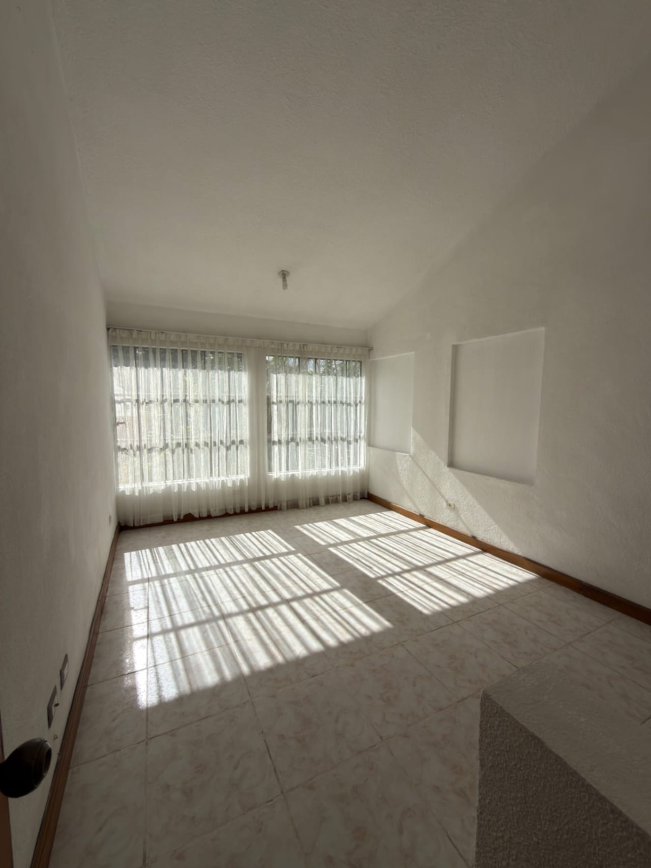 Casa en venta en Residencial exclusivo en zona 16 sector la montaña — Casa en Venta en La Montaña, Zona 16, Guatemala, Ciudad — foto 5 de 9