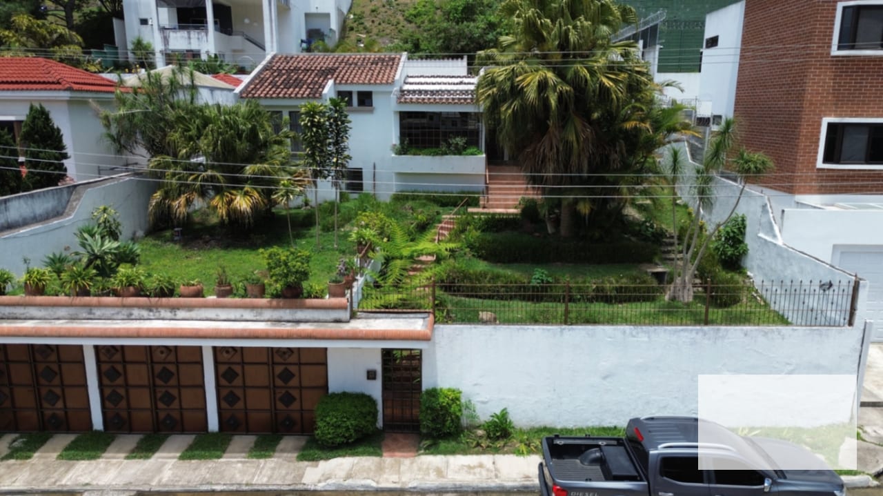 Casa en venta en Residencial exclusivo en zona 16 sector la montaña — Casa en Venta en La Montaña, Zona 16, Guatemala, Ciudad — foto 1 de 9