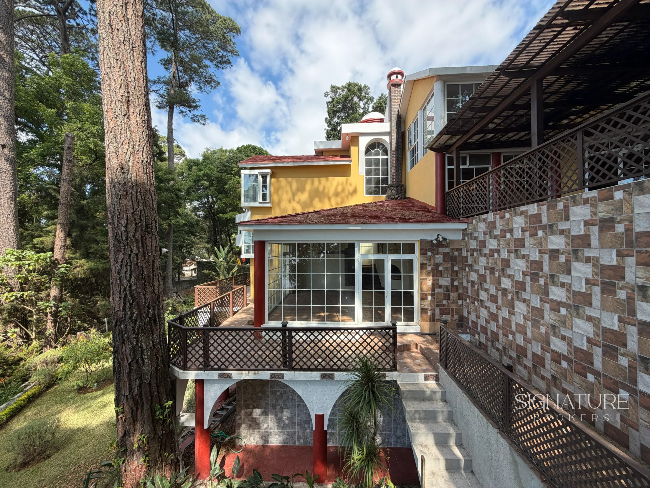 Casa en Venta - Bosque Vivo, KM 25.5 Carretera Interamericana a San Lucas — Casa en Venta en San Lucas Sacatepéquez, Sacatepéquez — foto 1 de 17