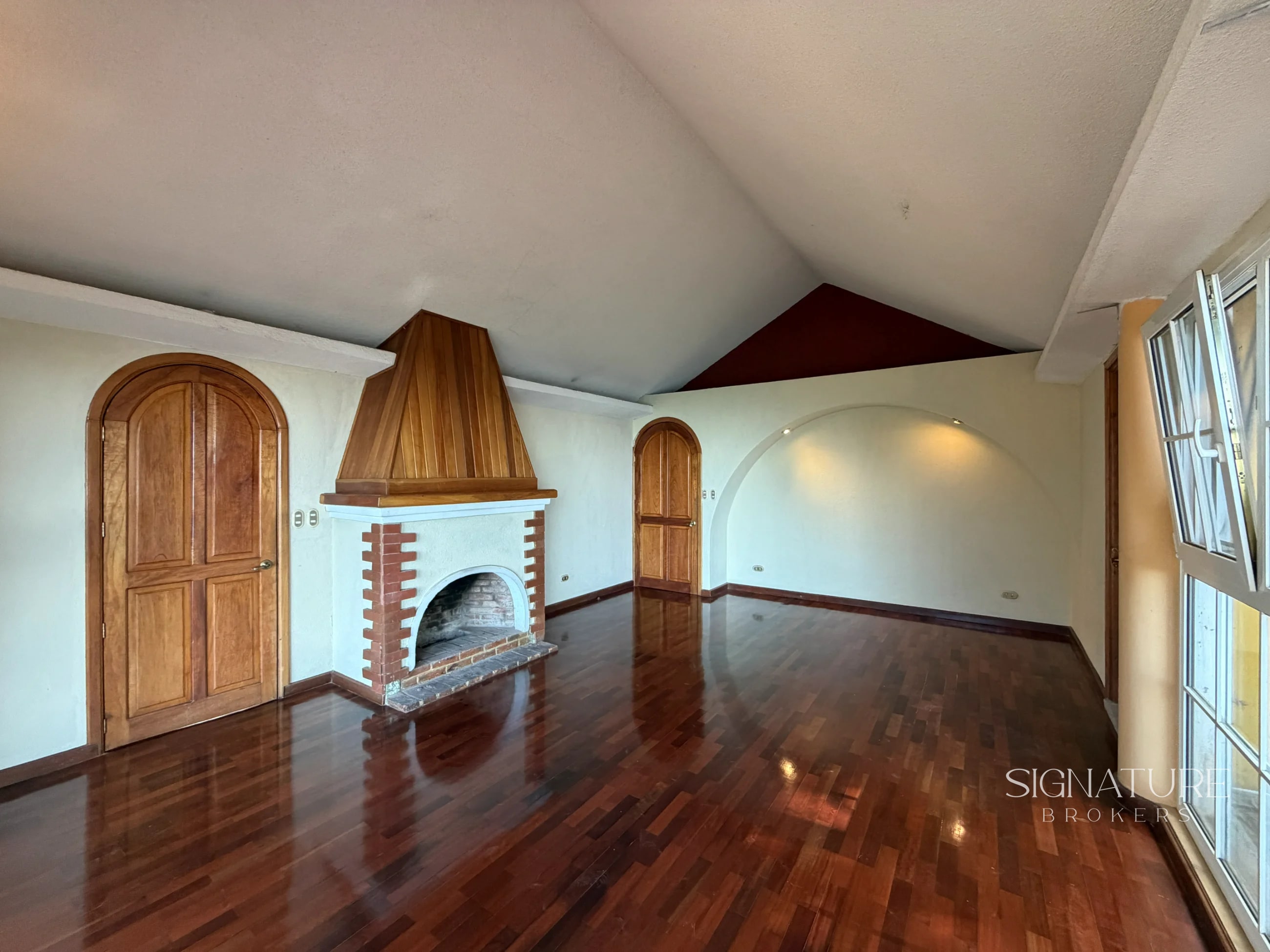 Casa en Venta - Bosque Vivo, KM 25.5 Carretera Interamericana a San Lucas — Casa en Venta en San Lucas Sacatepéquez, Sacatepéquez — foto 8 de 17