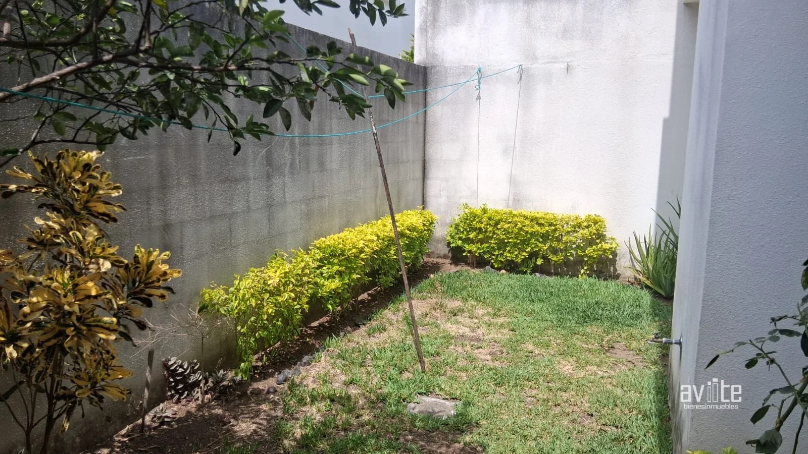 Cañadas del Naranjo, zona 4 de Mixco. Casa en venta Q1,900,000 — Casa en Venta en Montserrat II, Zona 4 Mixco, Guatemala, Ciudad — foto 12 de 15
