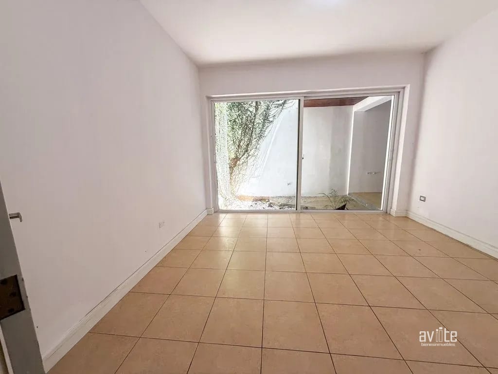 Casa dentro de Condominio, cerca de Cayala y URL Q3,500,000 más impuestos — Casa en Venta en Zona 16, Guatemala, Ciudad — foto 3 de 13