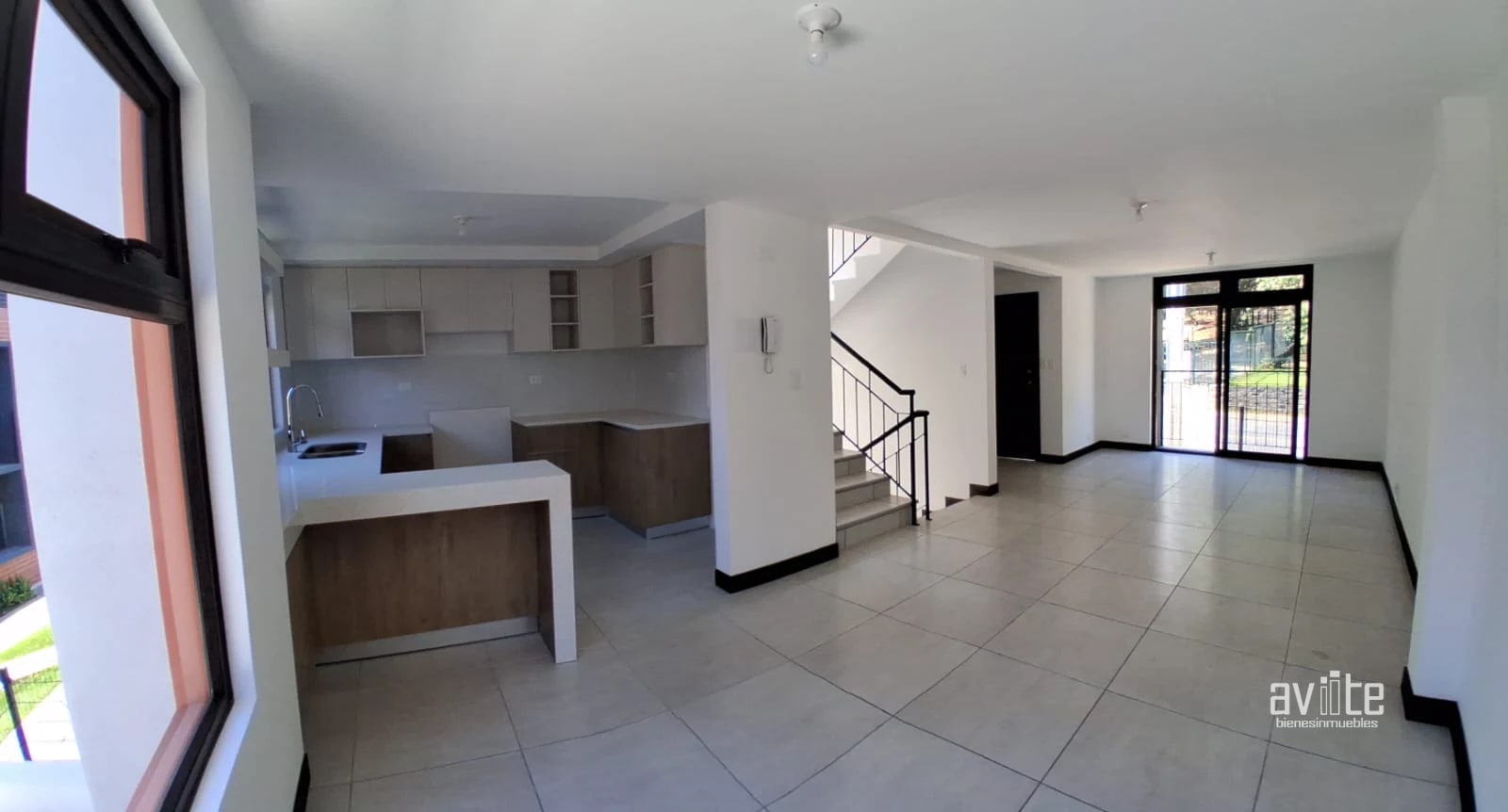 Condado Naranjo, Serena para estrenar. Linda casa en Q9,500 — Casa en Alquiler en Condado Naranjo, Zona 4 Mixco, Guatemala, Ciudad — foto 3 de 8